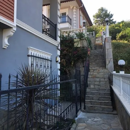 Zehra Alanya